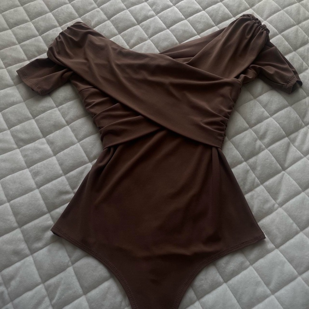 Windsor brown off the shoulder bodysuit
